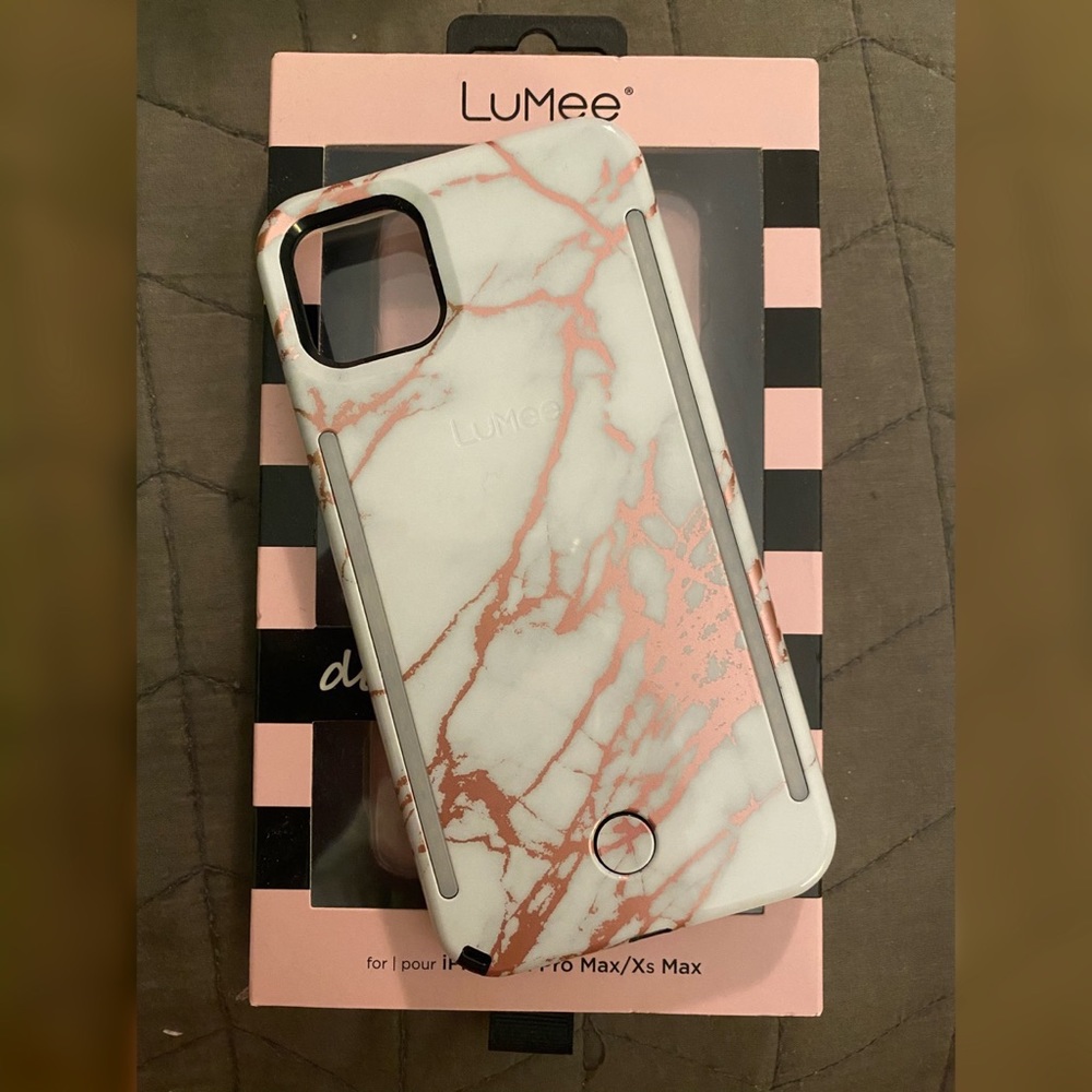 Lumee | iPhone 11 Pro Max Lighted Case